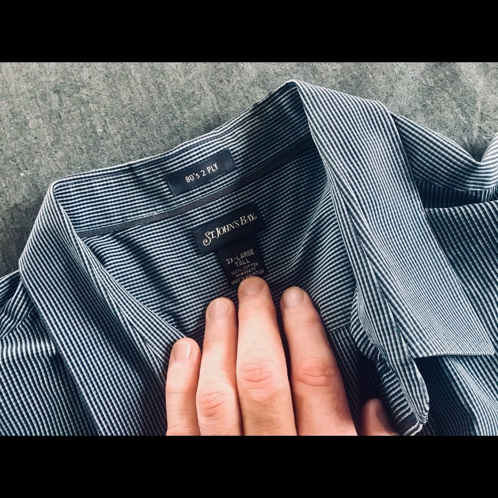 Button down men’s long sleeve shirt XXXL tall. Fits closer to a XXL tall.